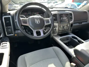 DODGE RAM 1500 V8 5.7l  Crew Cab GPL