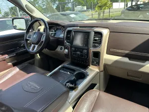 DODGE RAM 1500 V8 5.7l  LARAMIE long Horn Edition 