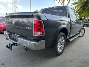 DODGE RAM 1500 V8 5.7l  LARAMIE long Horn Edition 