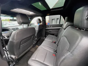 Ford Explorer Titanium XLT V6 3.5l 370 E85 7 places