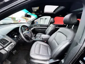 Ford Explorer Titanium XLT V6 3.5l 370 E85 7 places