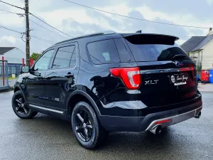 Ford Explorer Titanium XLT V6 3.5l 370 E85 7 places