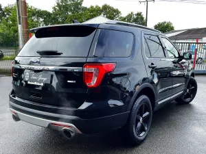 Ford Explorer Titanium XLT V6 3.5l 370 E85 7 places