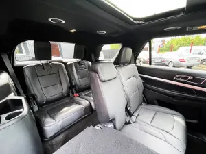 Ford Explorer Titanium XLT V6 3.5l 370 E85 7 places