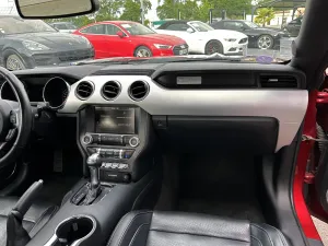 Ford Mustang GT Fastback 5.0 V8 421ch 