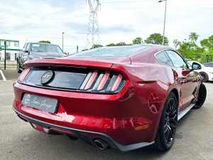 Ford Mustang GT Fastback 5.0 V8 421ch 