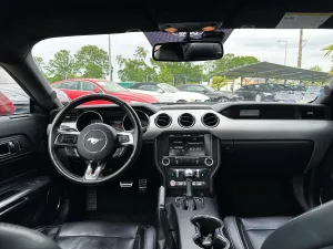 Ford Mustang GT Fastback 5.0 V8 421ch 