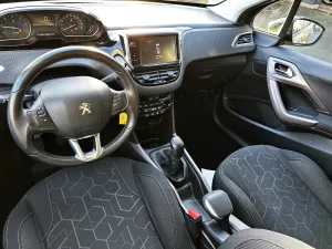 Peugeot  2008  1.6 BlueHDi 100ch Style