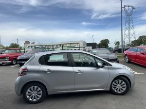 Peugeot 208 1.6 e-HDi FAP  5p