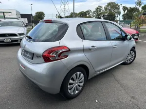 Peugeot 208 1.6 e-HDi FAP  5p