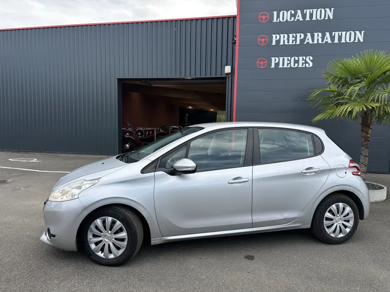Peugeot 208 1.6 e-HDi FAP  5p