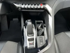 Peugeot 3008 1.6 i EHR 225 ch e-EAT8 Allure Pack 