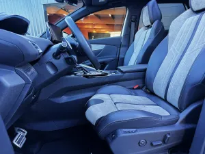 Peugeot 3008 HYBRID4 300ch GT Pack e-EAT8