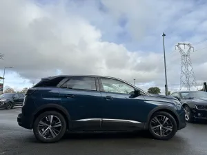 Peugeot 3008 1.6 i EHR 225 ch e-EAT8 Allure Pack 