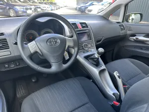 TOYOTA AURIS 1.3 l VVT-i 100ch 