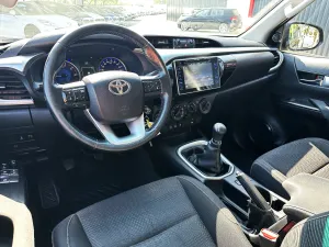 TOYOTA HILUX 2.4 D-4D 150ch King Cabine 4WD Echange Possible