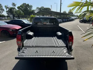TOYOTA HILUX 2.4 D-4D 150ch King Cabine 4WD Echange Possible